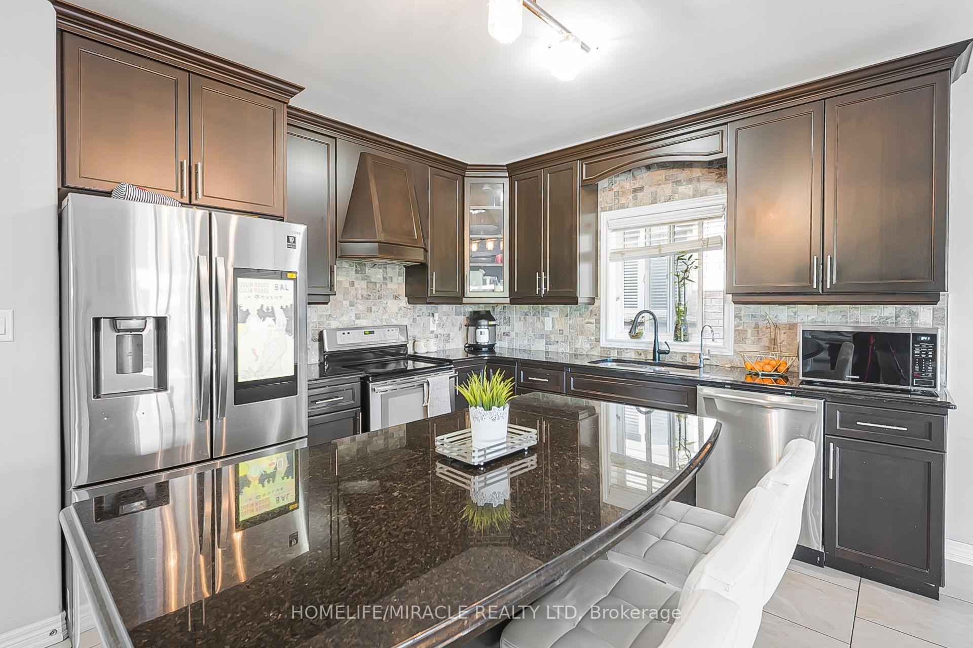 Photo 15 of 795 Robert Ferrie Drive, Kitchener, Doon South — HOMEH