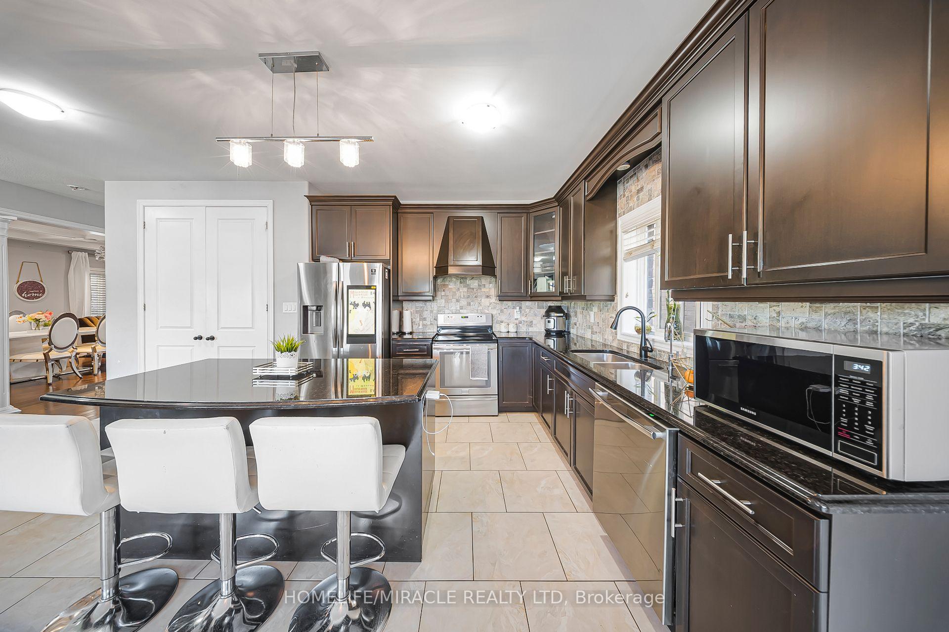 Photo 16 of 795 Robert Ferrie Drive, Kitchener, Doon South — HOMEH