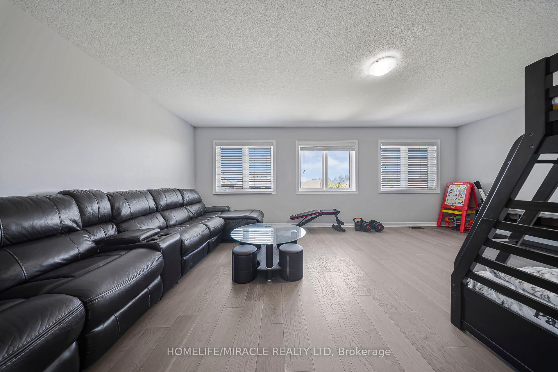 Photo 23 of 795 Robert Ferrie Drive, Kitchener, Doon South — HOMEH
