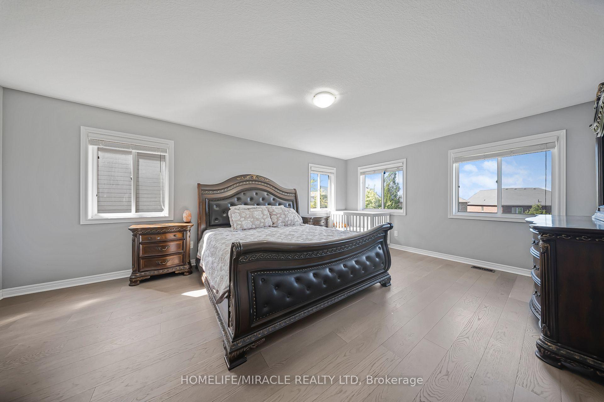 Photo 24 of 795 Robert Ferrie Drive, Kitchener, Doon South — HOMEH