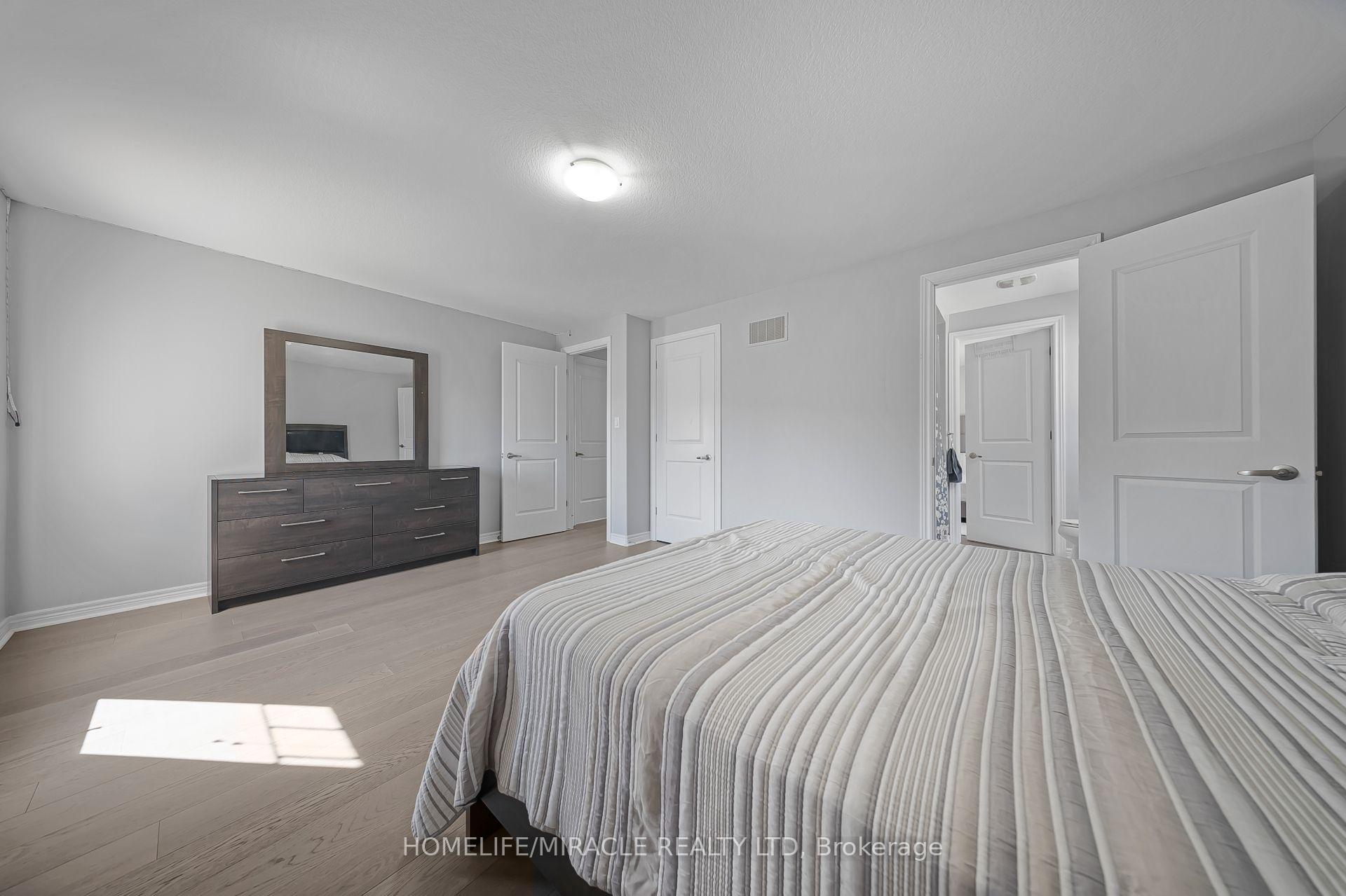 Photo 29 of 795 Robert Ferrie Drive, Kitchener, Doon South — HOMEH