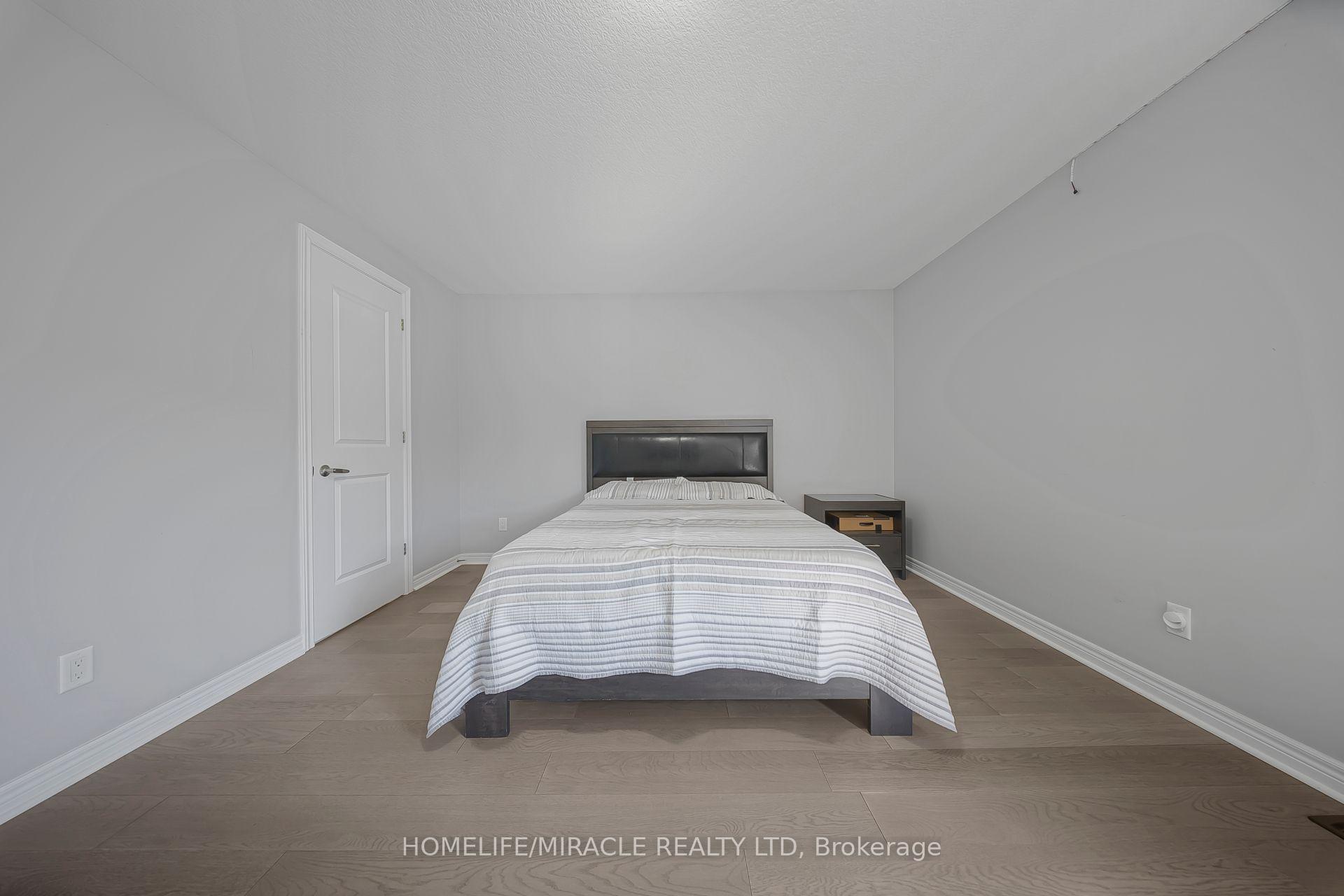 Photo 28 of 795 Robert Ferrie Drive, Kitchener, Doon South — HOMEH