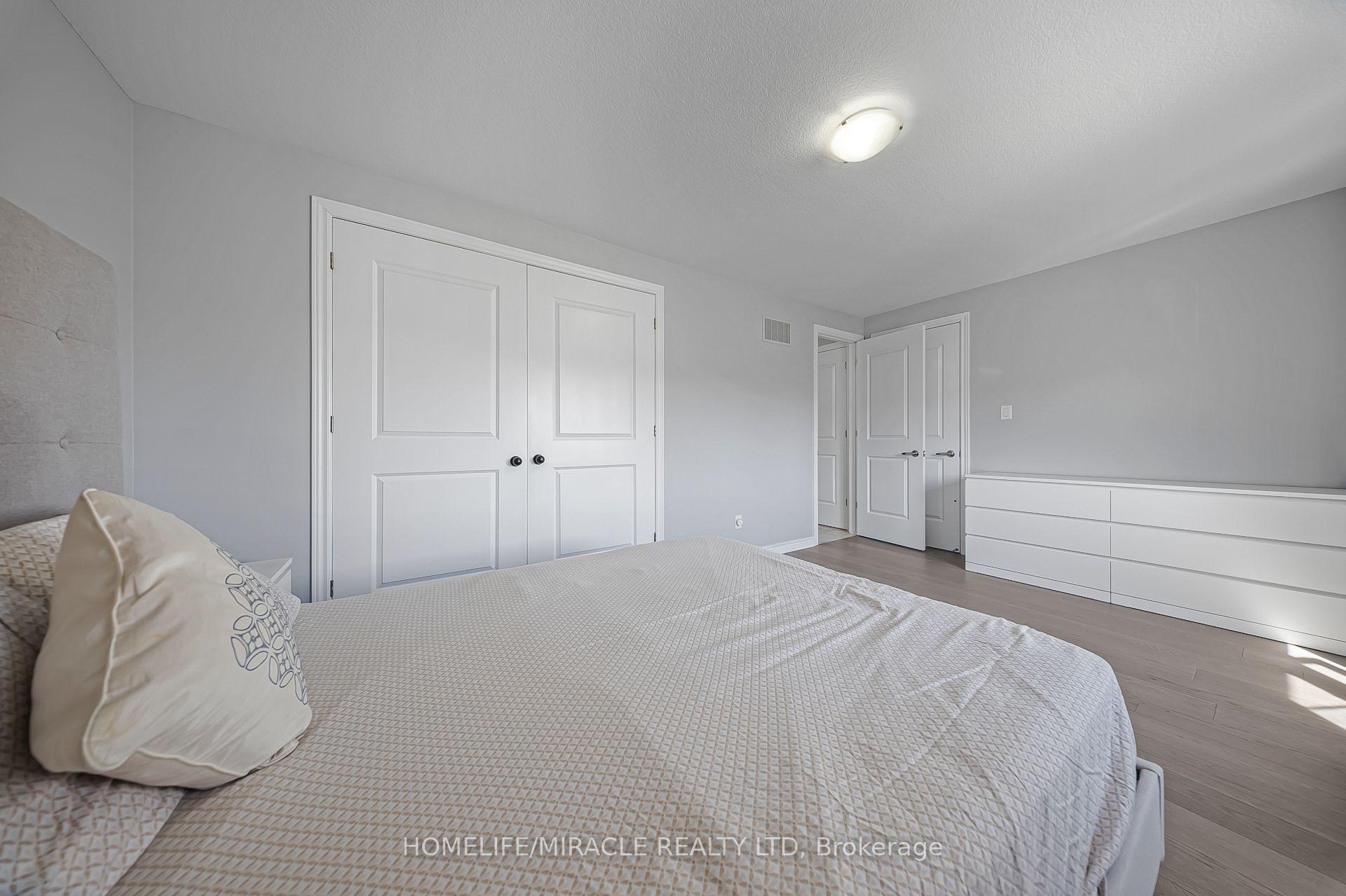 Photo 31 of 795 Robert Ferrie Drive, Kitchener, Doon South — HOMEH