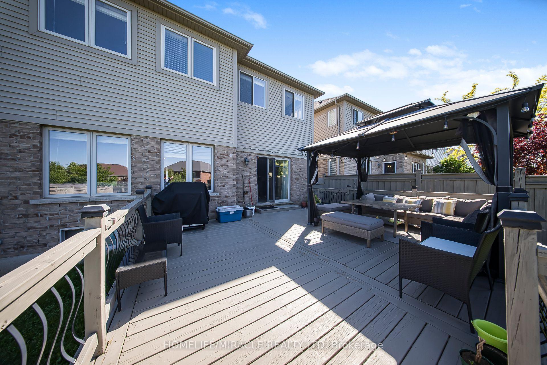 Photo 34 of 795 Robert Ferrie Drive, Kitchener, Doon South — HOMEH