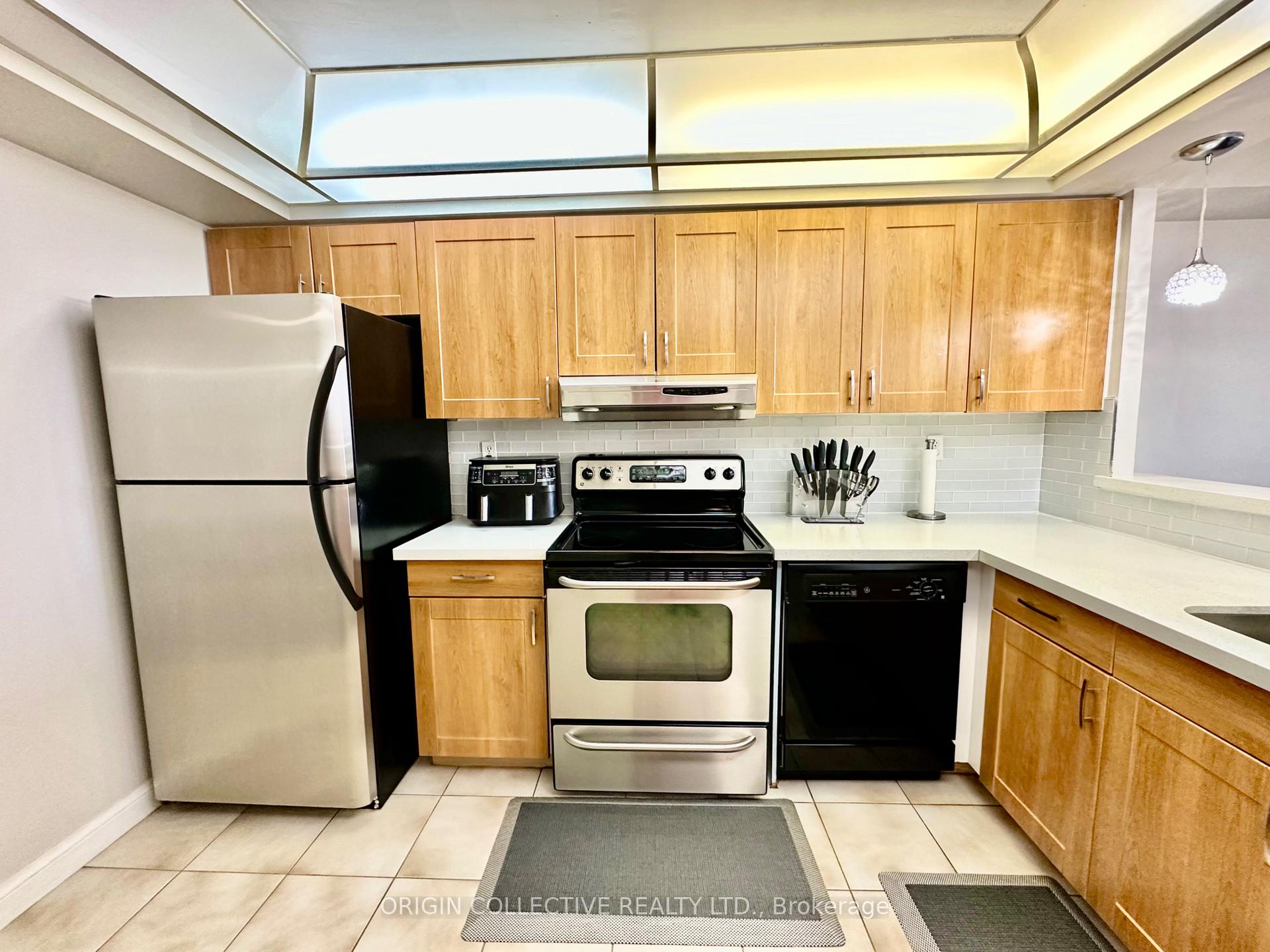 Photo 6 of Unit 905, 24 Hanover Road, Brampton, Queen Street Corridor — HOMEH