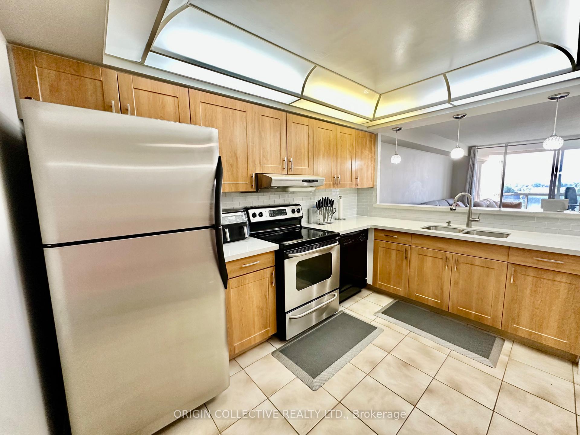 Photo 7 of Unit 905, 24 Hanover Road, Brampton, Queen Street Corridor — HOMEH
