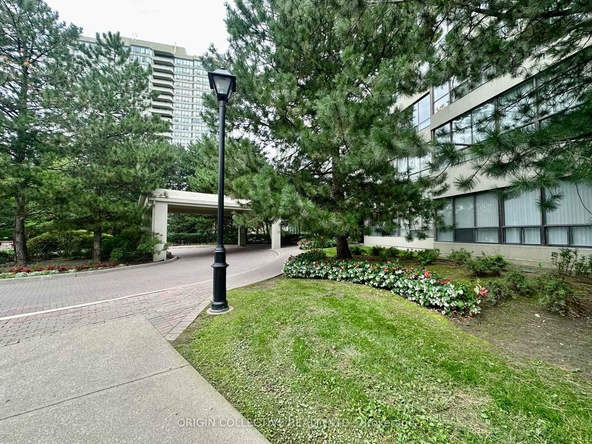 Photo 43 of Unit 905, 24 Hanover Road, Brampton, Queen Street Corridor — HOMEH
