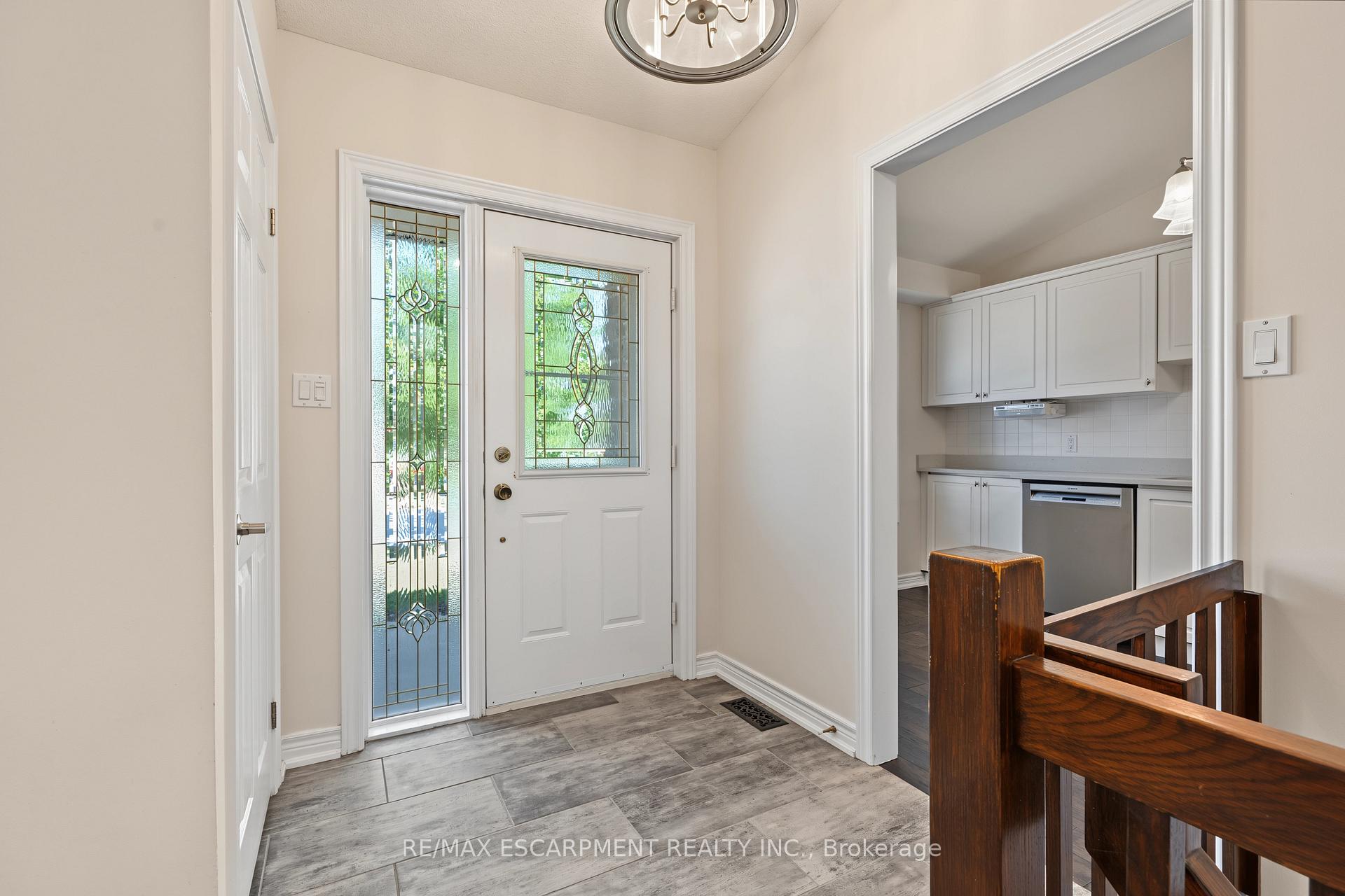 Photo 4 of Unit 4, 173 Wilson Street W, Hamilton, Parkview — HOMEH