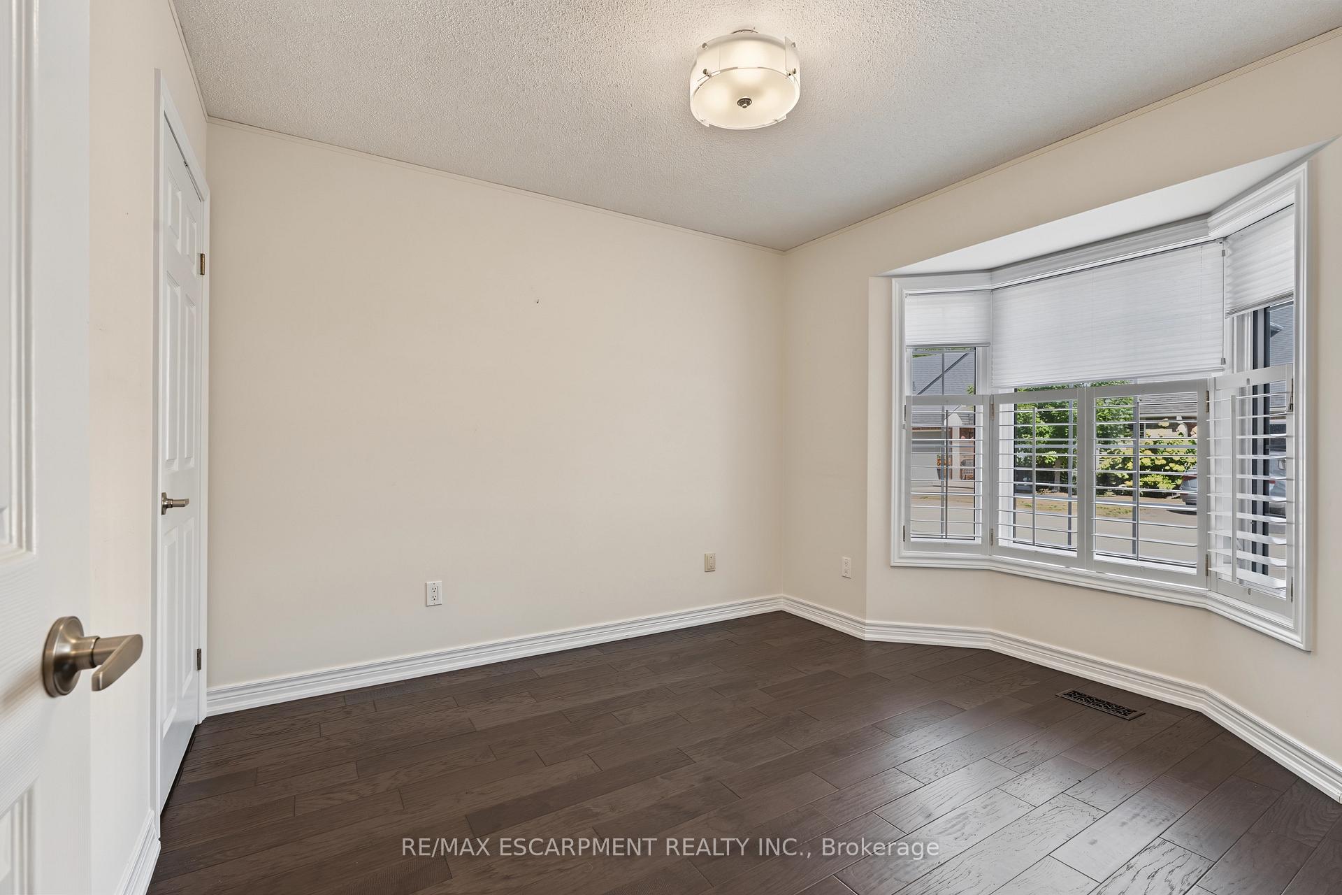 Photo 6 of Unit 4, 173 Wilson Street W, Hamilton, Parkview — HOMEH