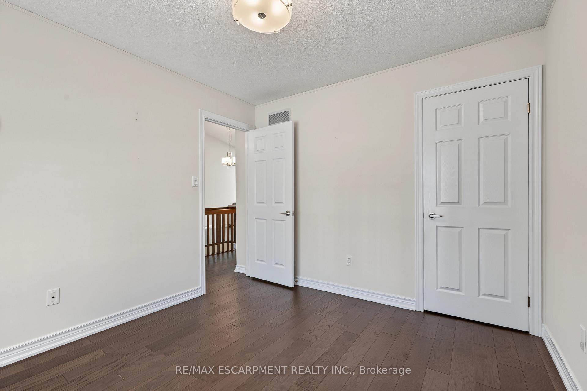 Photo 7 of Unit 4, 173 Wilson Street W, Hamilton, Parkview — HOMEH