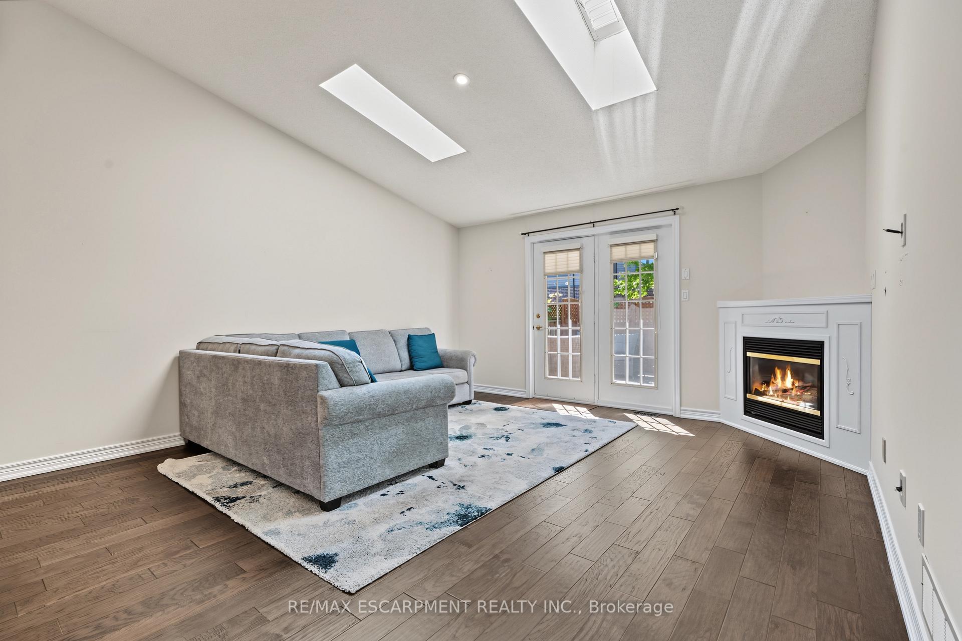 Photo 9 of Unit 4, 173 Wilson Street W, Hamilton, Parkview — HOMEH