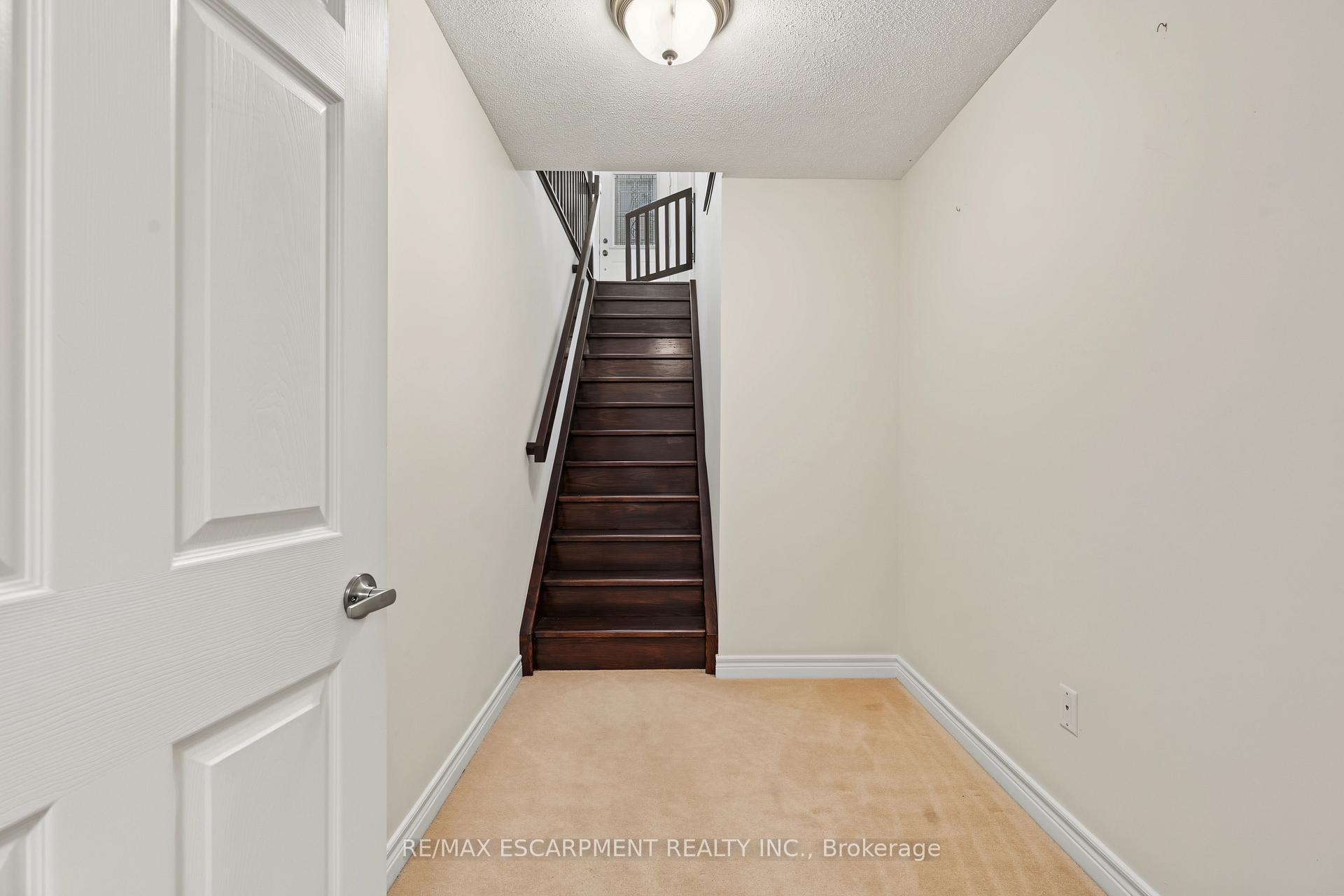 Photo 23 of Unit 4, 173 Wilson Street W, Hamilton, Parkview — HOMEH