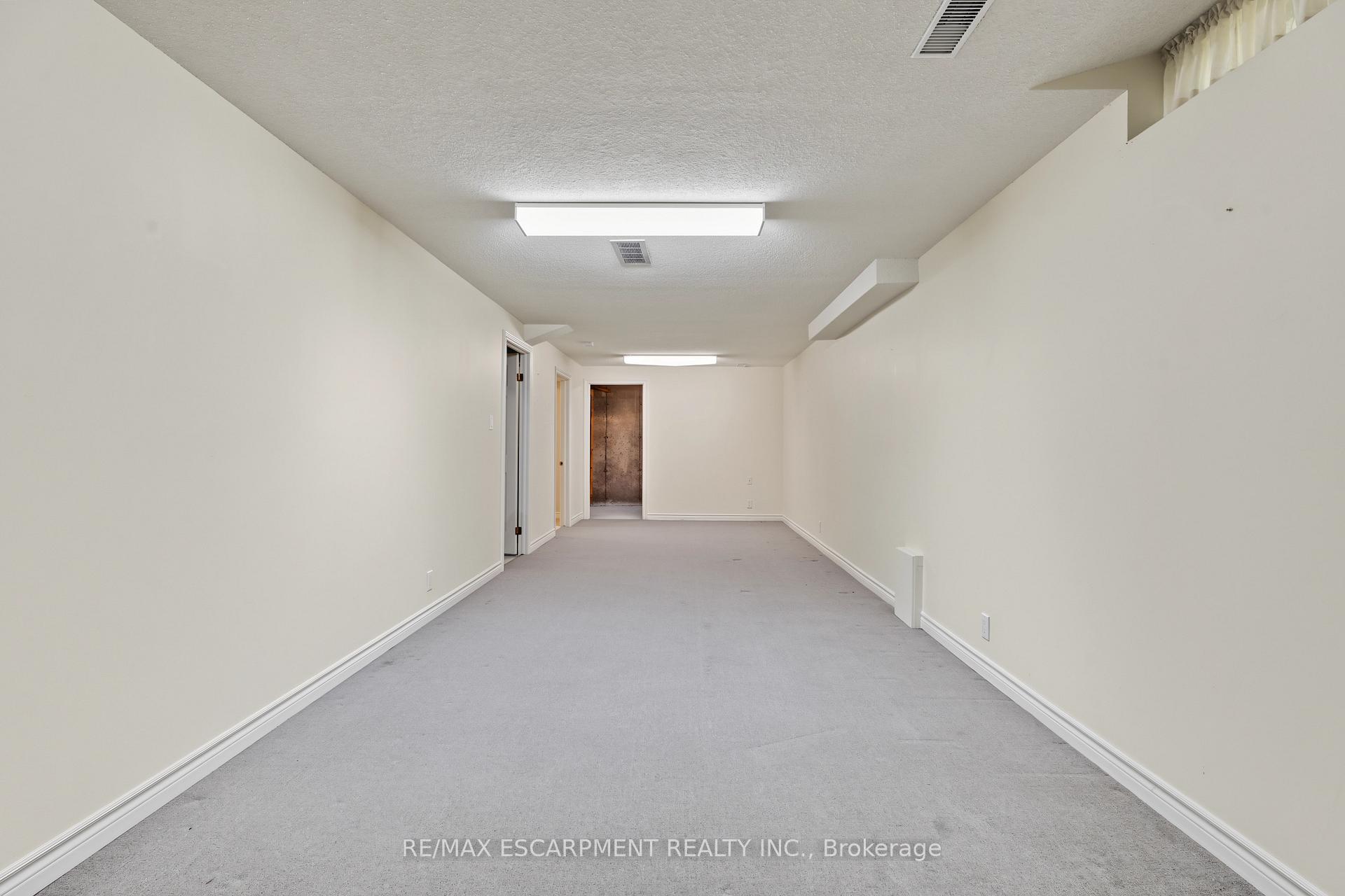 Photo 25 of Unit 4, 173 Wilson Street W, Hamilton, Parkview — HOMEH