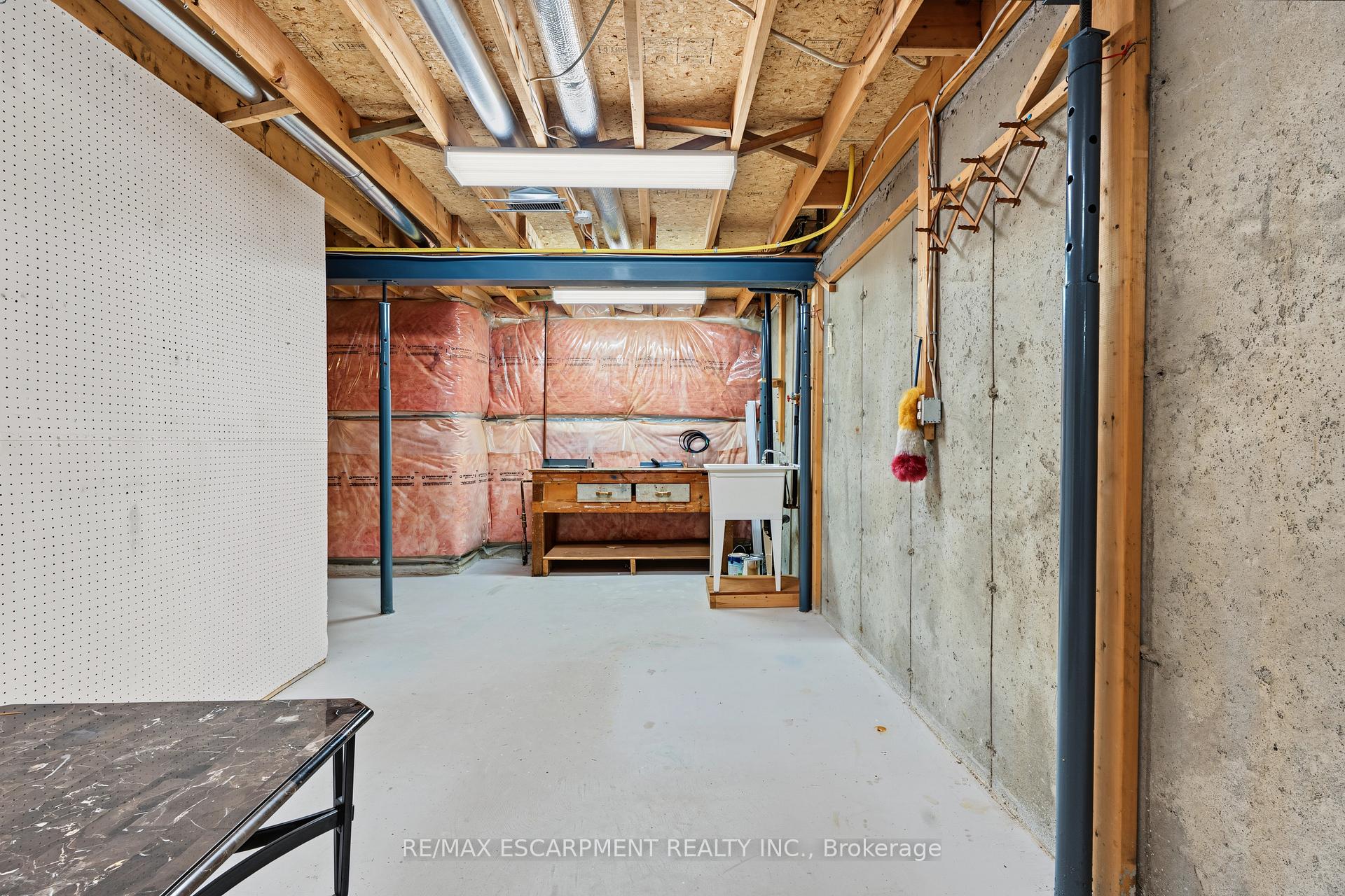 Photo 29 of Unit 4, 173 Wilson Street W, Hamilton, Parkview — HOMEH