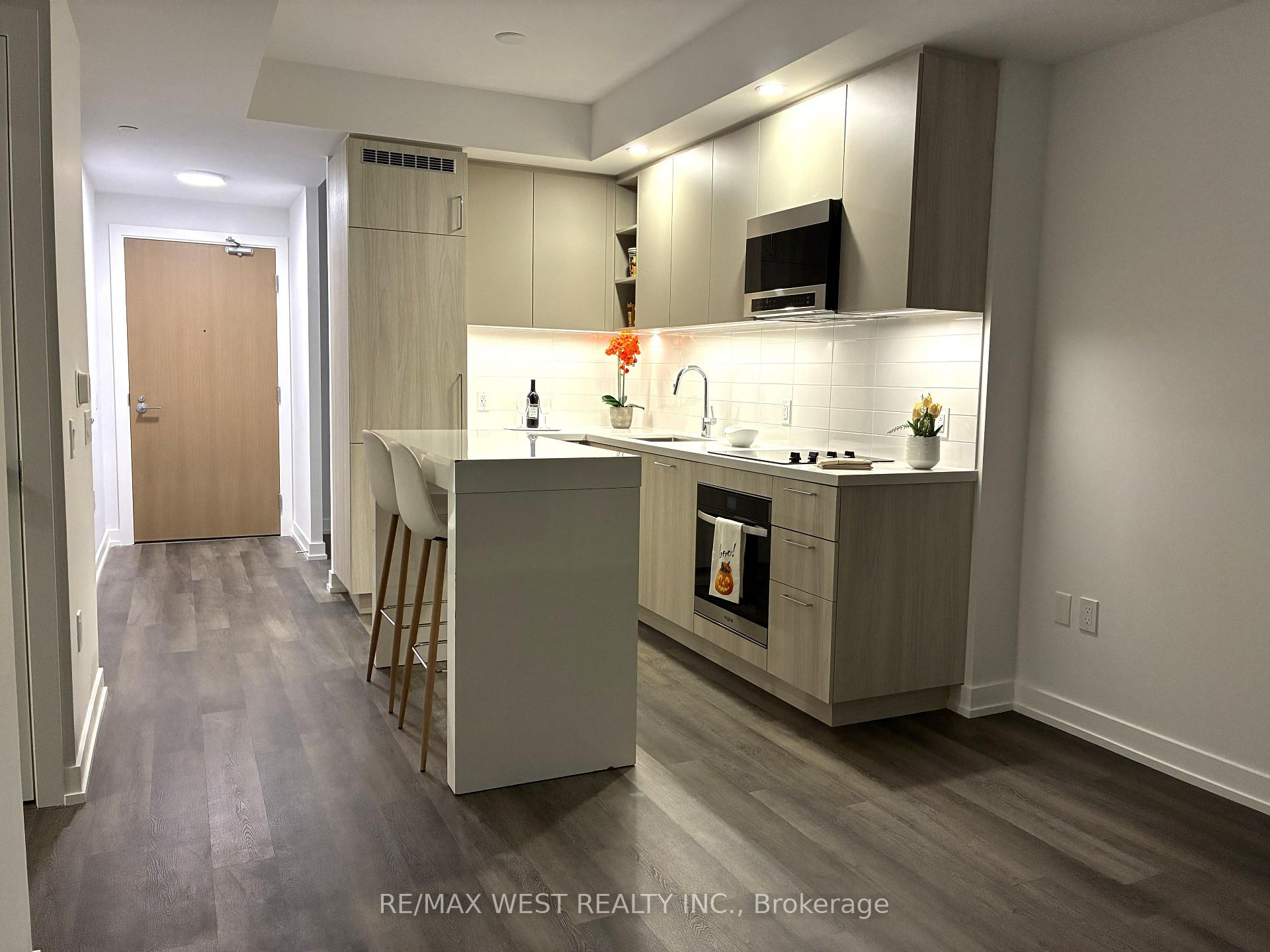 Front of Unit 1004, 21 Meadowdale Road