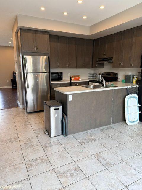 Photo 4 of Unit 41, 4167 Palermo Common, Burlington, Shoreacres — HOMEH