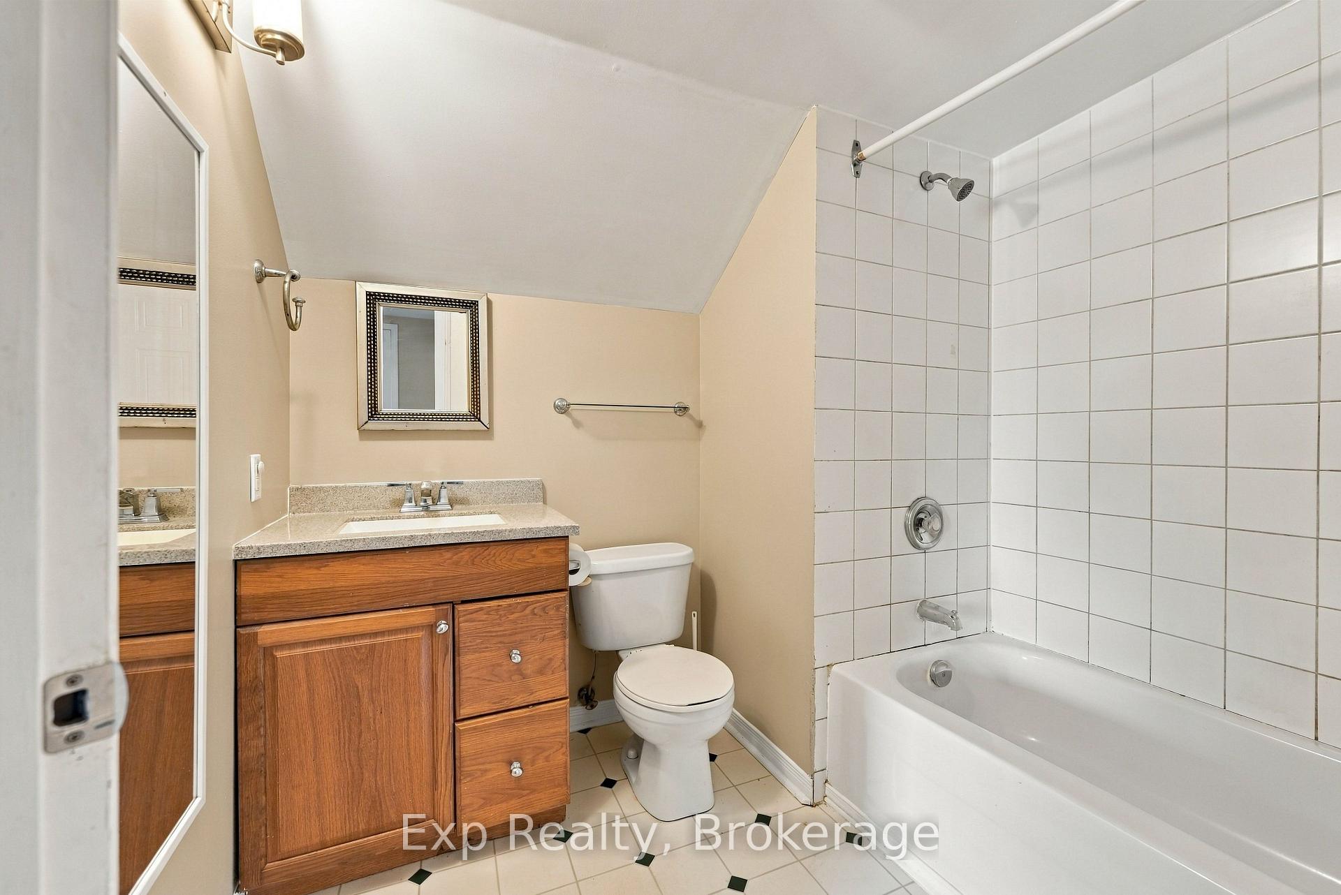 Photo 18 of 204 Robert Street, Greater Napanee, Greater Napanee — HOMEH