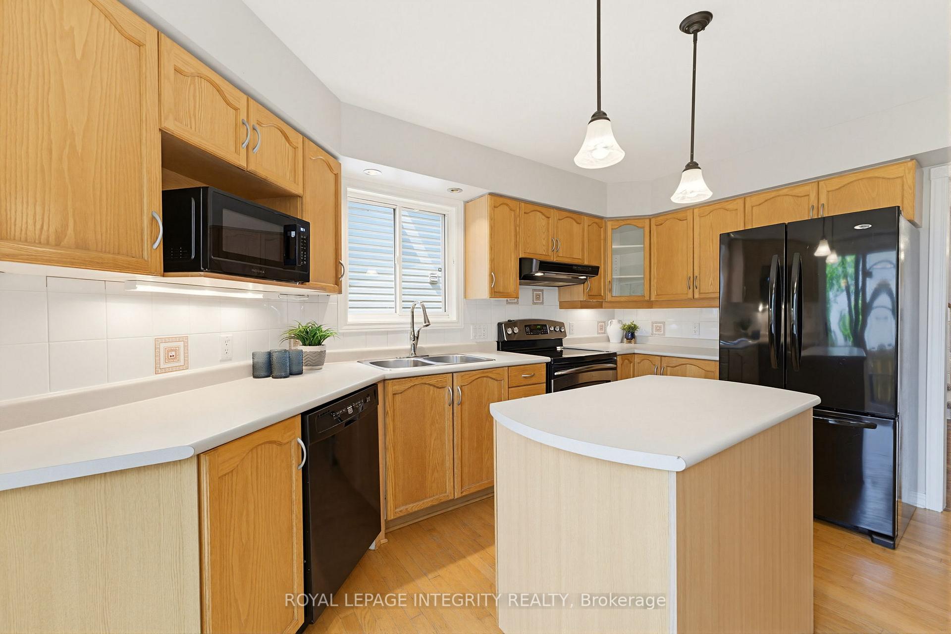 Photo 20 of 116 Springcreek Crescent, Ottawa, Kanata - Bridlewood — HOMEH