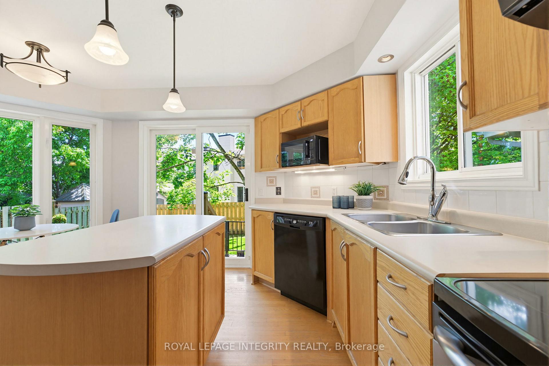 Photo 21 of 116 Springcreek Crescent, Ottawa, Kanata - Bridlewood — HOMEH