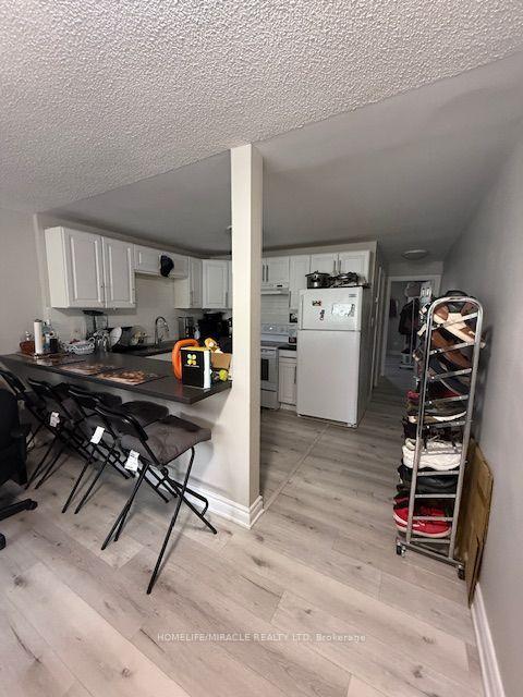 Photo 4 of Unit 1, 9 Ellen Street, Mississauga, Streetsville — HOMEH