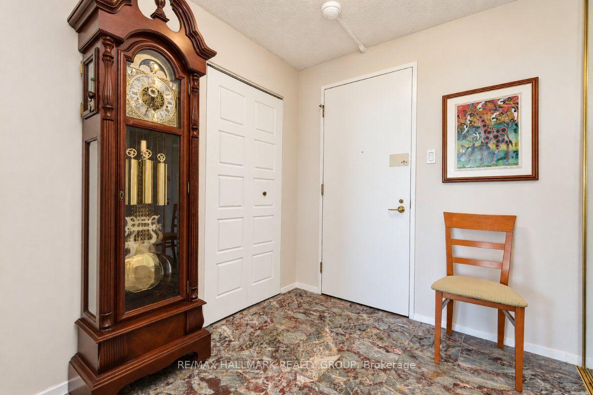 Photo 6 of Unit 810, 515 St Laurent Boulevard, Ottawa, Viscount Alexander Park — HOMEH