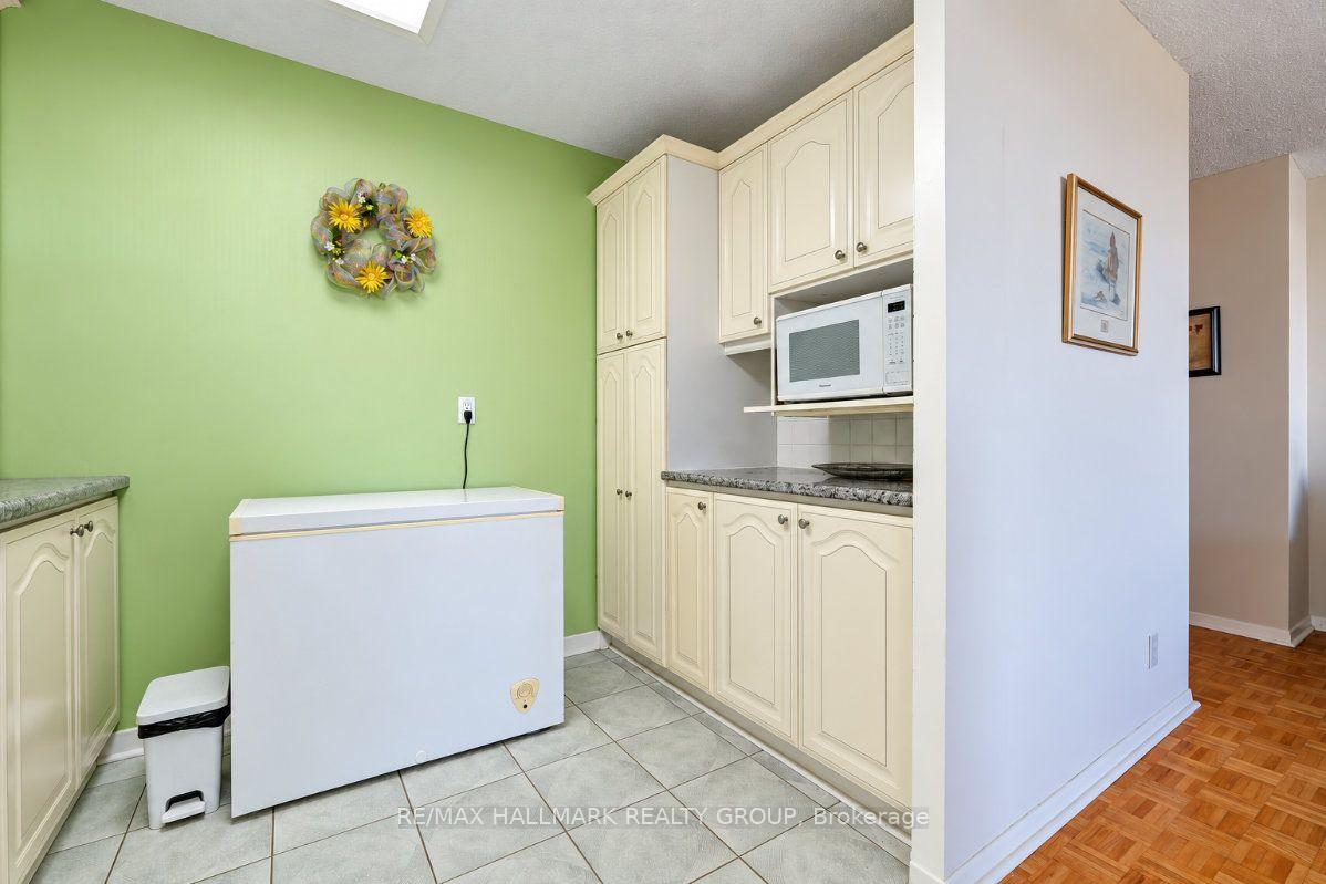 Photo 21 of Unit 810, 515 St Laurent Boulevard, Ottawa, Viscount Alexander Park — HOMEH