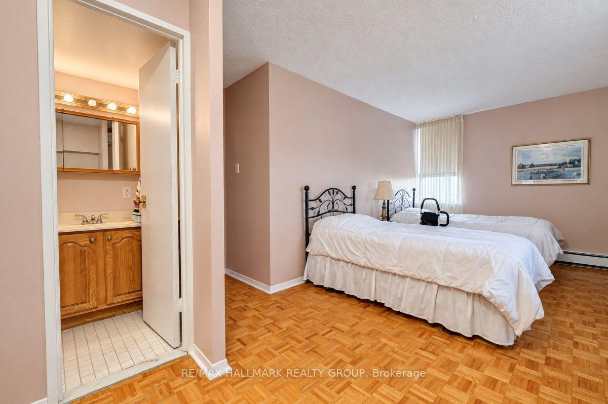 Photo 22 of Unit 810, 515 St Laurent Boulevard, Ottawa, Viscount Alexander Park — HOMEH