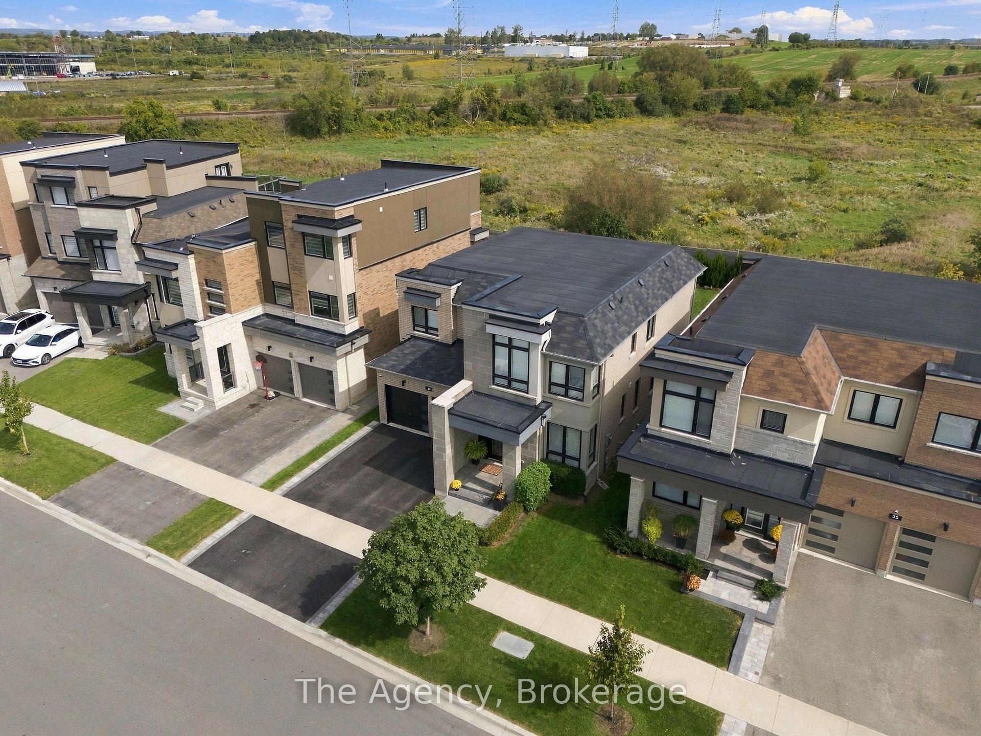 Photo 4 of 39 Yacht Drive, Clarington, Bowmanville — HOMEH