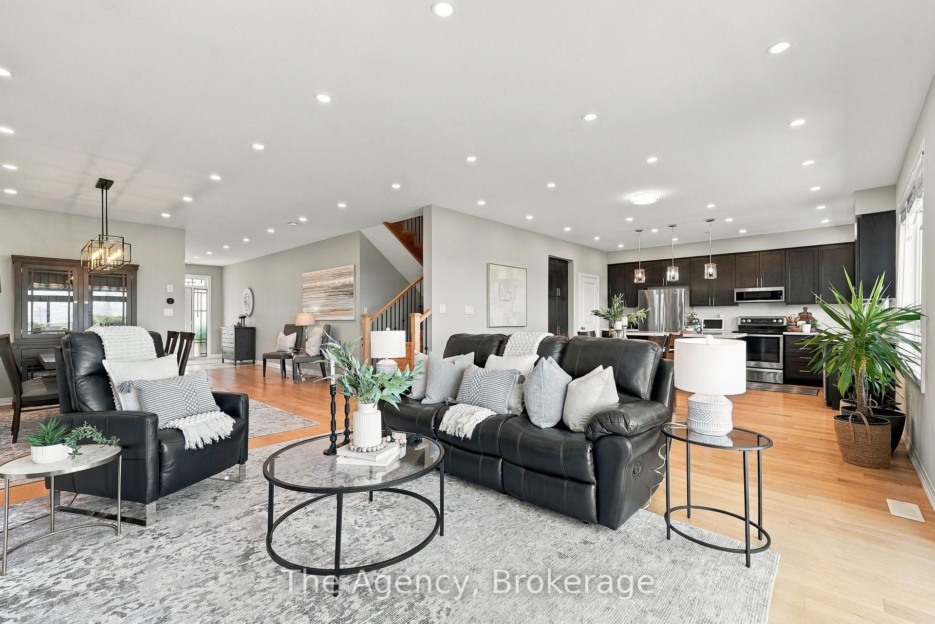 Photo 11 of 39 Yacht Drive, Clarington, Bowmanville — HOMEH