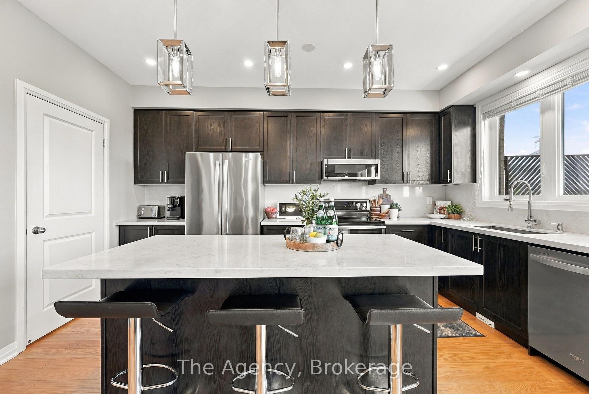 Photo 15 of 39 Yacht Drive, Clarington, Bowmanville — HOMEH