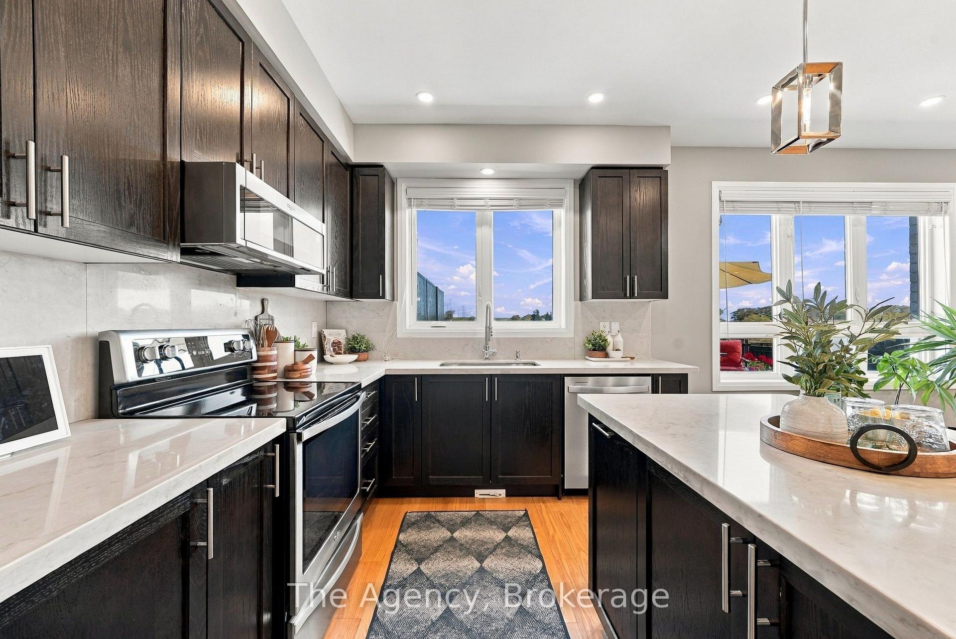 Photo 17 of 39 Yacht Drive, Clarington, Bowmanville — HOMEH