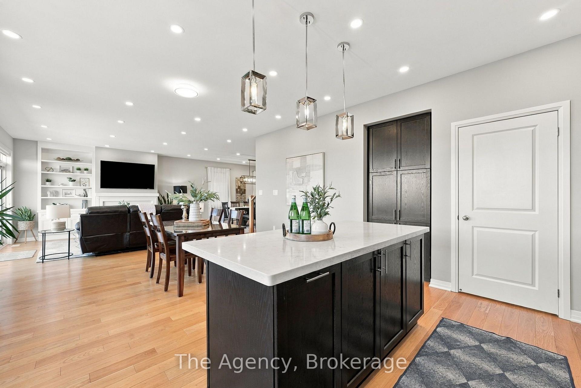 Photo 18 of 39 Yacht Drive, Clarington, Bowmanville — HOMEH