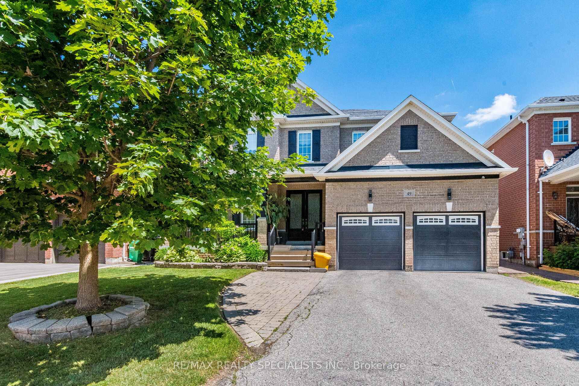 Photo 2 of 49 Maisonneuve Boulevard, Brampton, Vales of Castlemore North — HOMEH