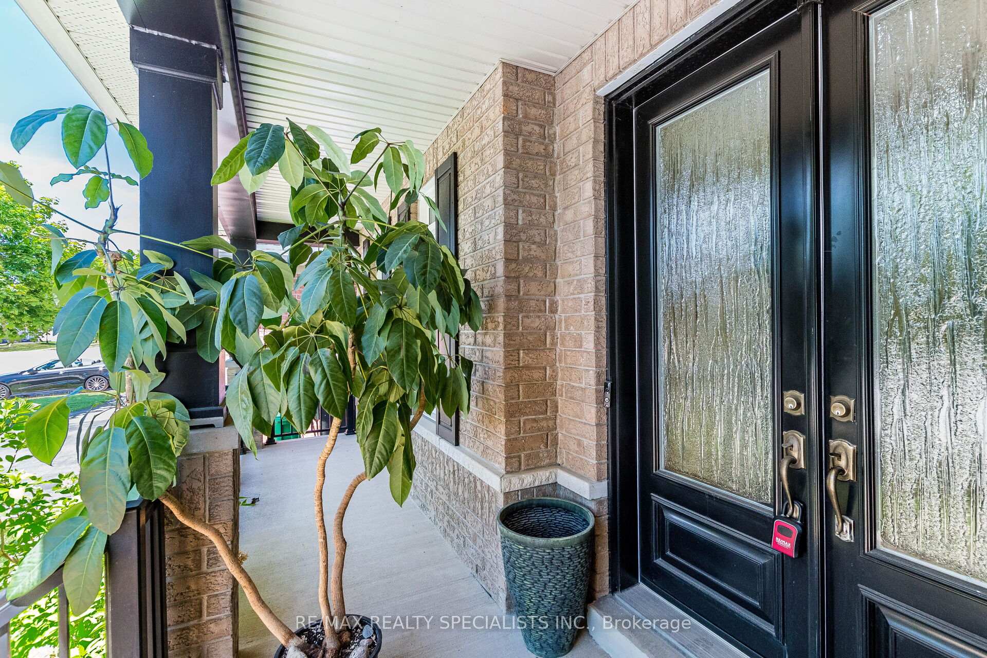 Photo 4 of 49 Maisonneuve Boulevard, Brampton, Vales of Castlemore North — HOMEH