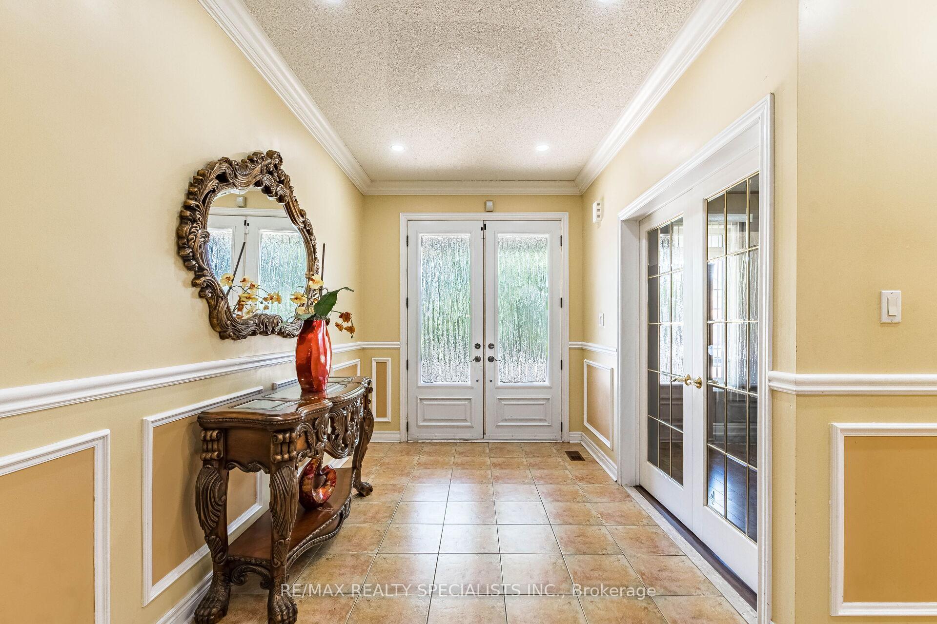 Photo 7 of 49 Maisonneuve Boulevard, Brampton, Vales of Castlemore North — HOMEH
