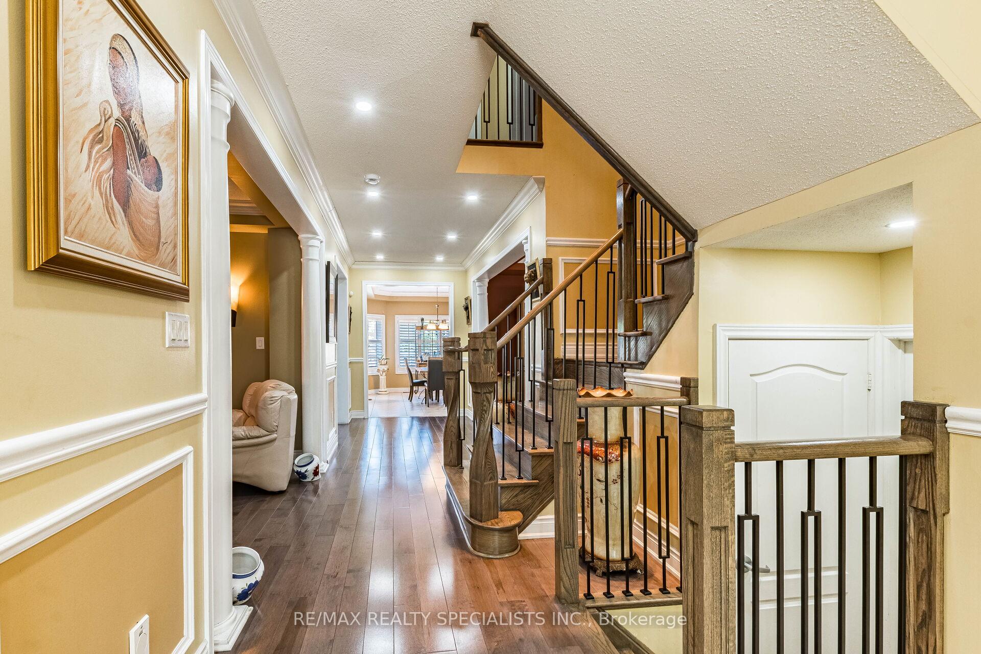 Photo 8 of 49 Maisonneuve Boulevard, Brampton, Vales of Castlemore North — HOMEH