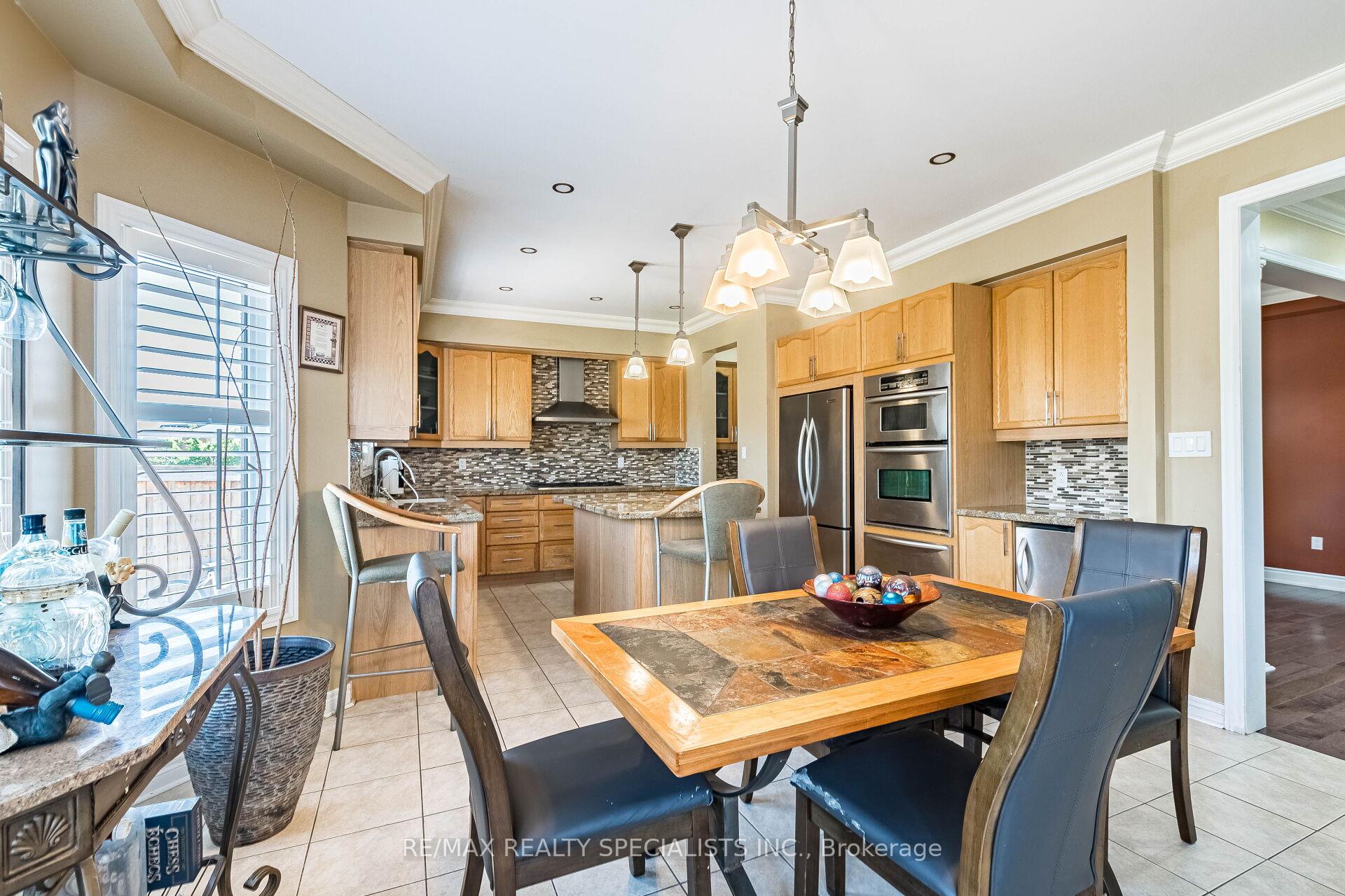 Photo 20 of 49 Maisonneuve Boulevard, Brampton, Vales of Castlemore North — HOMEH
