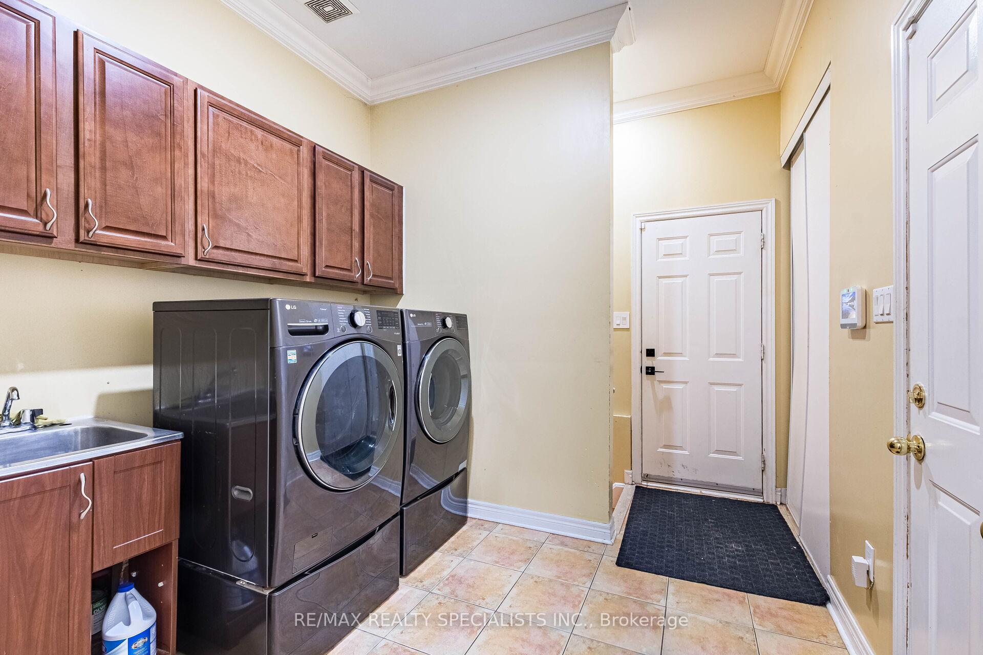 Photo 25 of 49 Maisonneuve Boulevard, Brampton, Vales of Castlemore North — HOMEH
