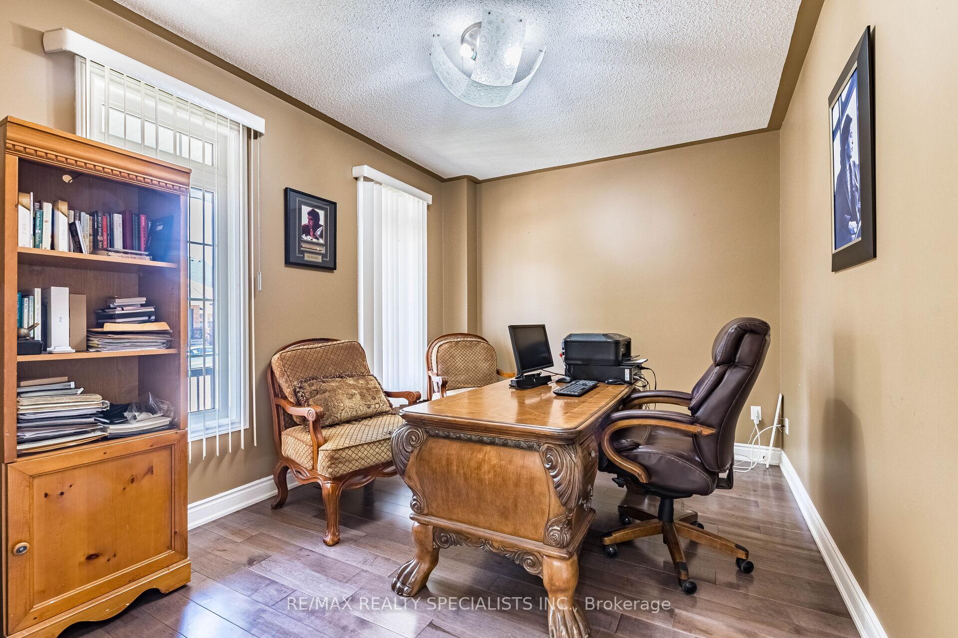 Photo 26 of 49 Maisonneuve Boulevard, Brampton, Vales of Castlemore North — HOMEH