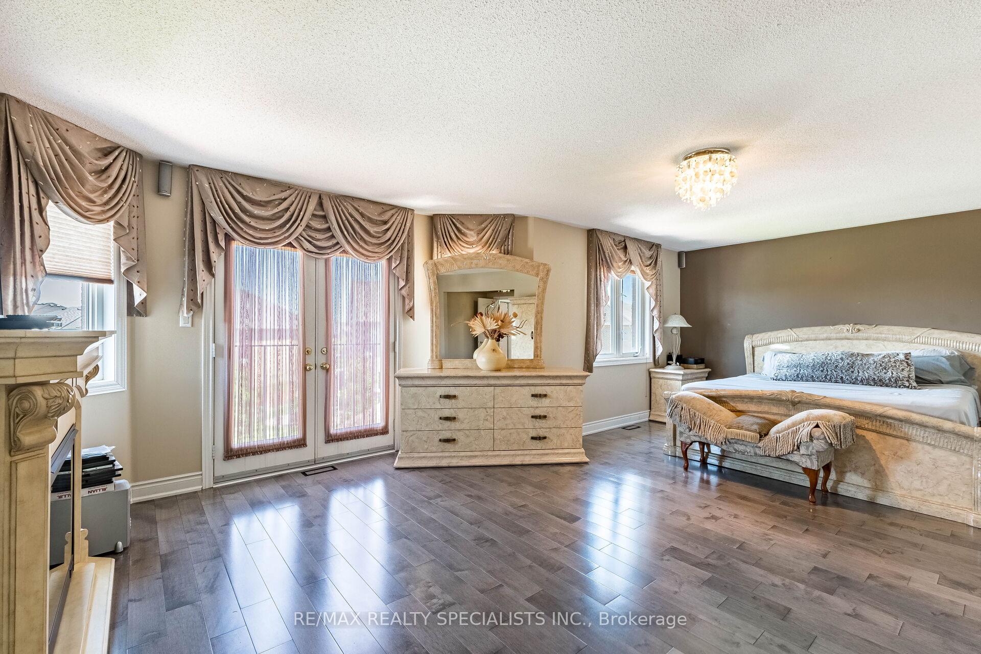 Photo 30 of 49 Maisonneuve Boulevard, Brampton, Vales of Castlemore North — HOMEH