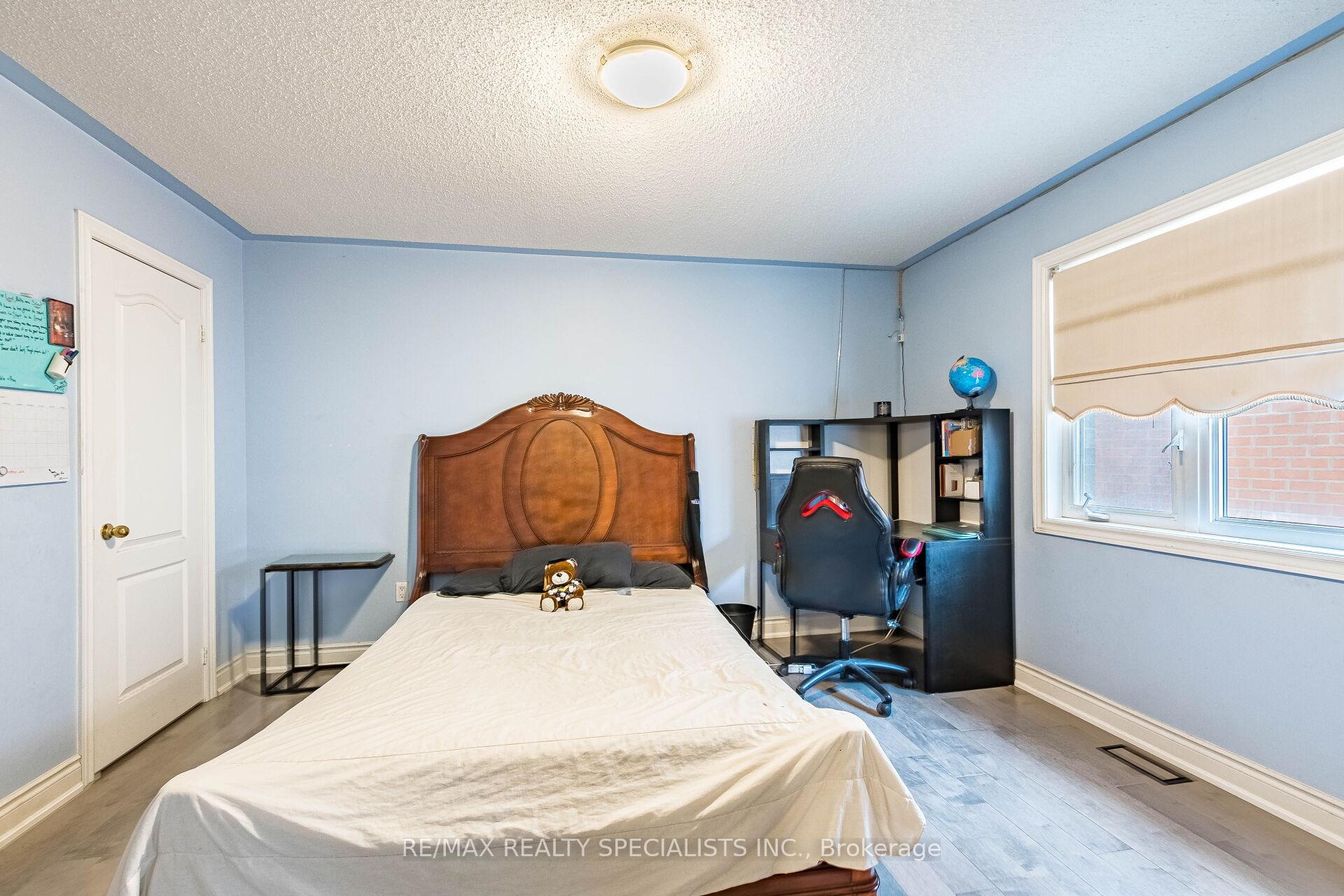 Photo 34 of 49 Maisonneuve Boulevard, Brampton, Vales of Castlemore North — HOMEH