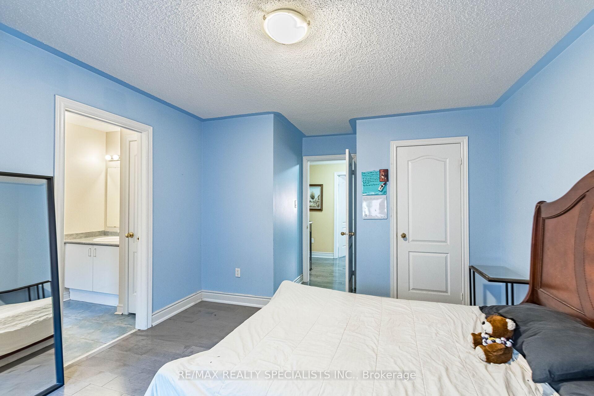 Photo 35 of 49 Maisonneuve Boulevard, Brampton, Vales of Castlemore North — HOMEH