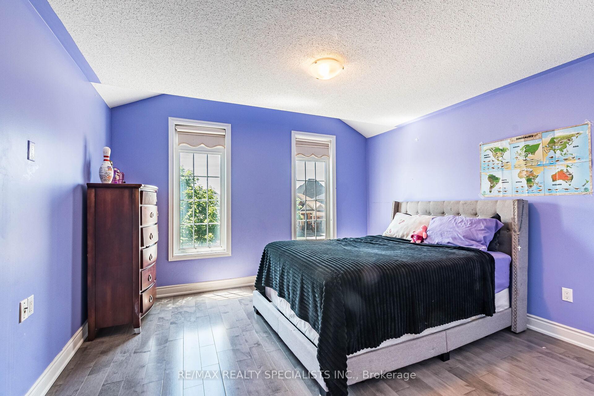 Photo 38 of 49 Maisonneuve Boulevard, Brampton, Vales of Castlemore North — HOMEH