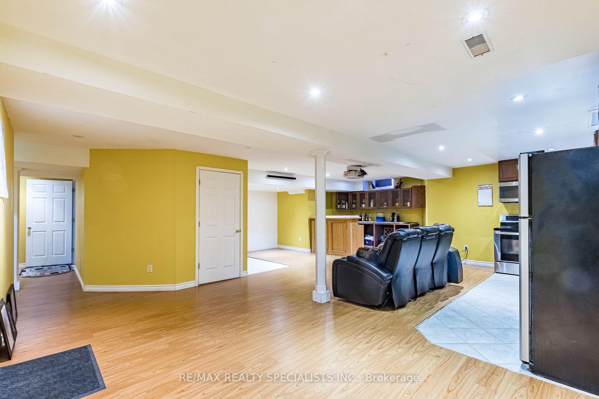 Photo 41 of 49 Maisonneuve Boulevard, Brampton, Vales of Castlemore North — HOMEH