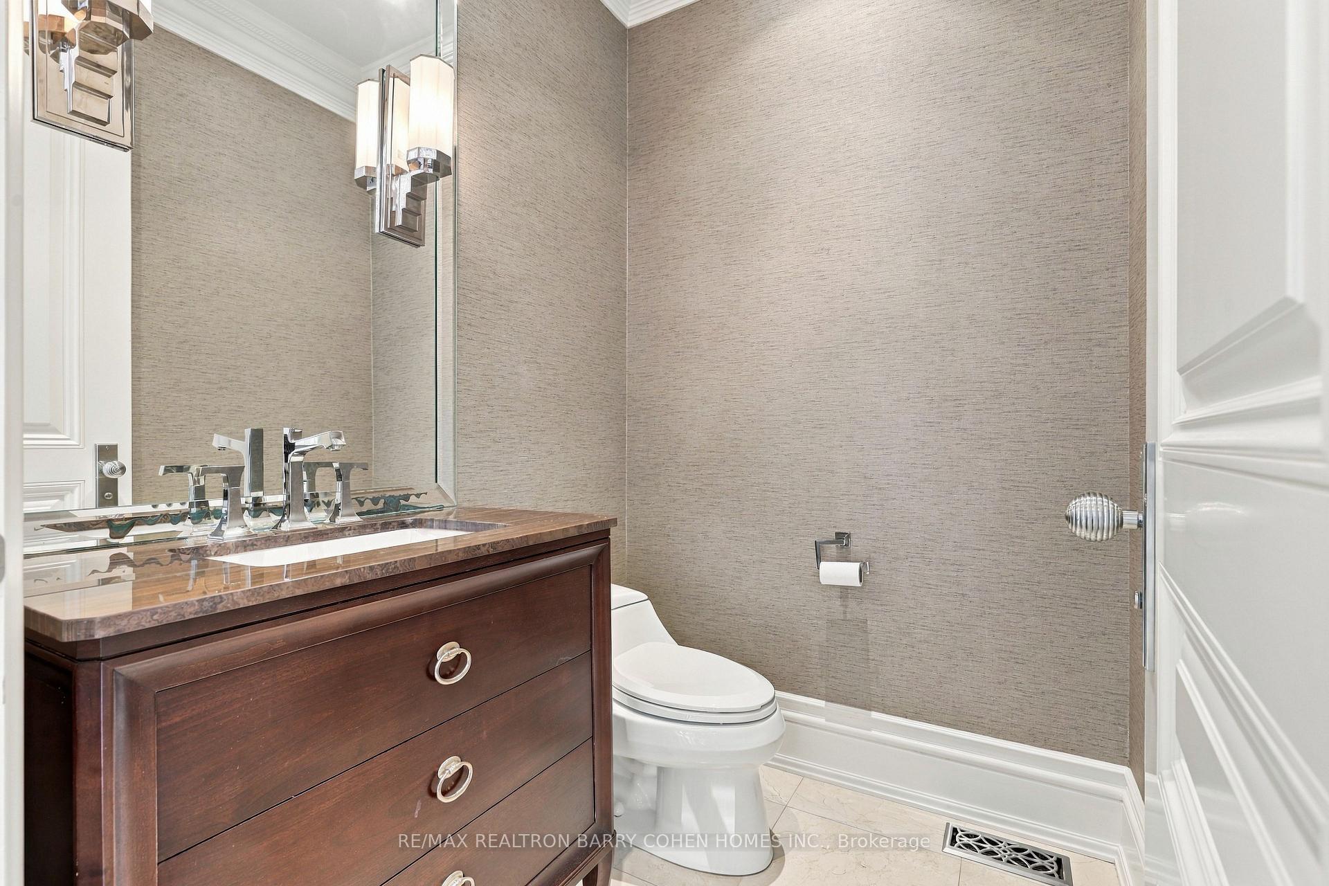 Photo 16 of 11 Doon Road, North York, Bridle Path-Sunnybrook-York Mills — HOMEH