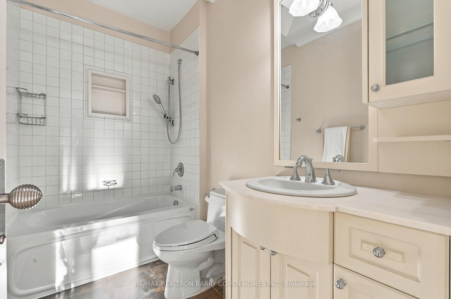 Photo 25 of 11 Doon Road, North York, Bridle Path-Sunnybrook-York Mills — HOMEH