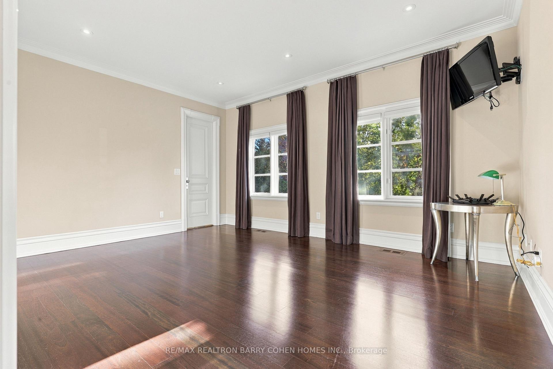Photo 28 of 11 Doon Road, North York, Bridle Path-Sunnybrook-York Mills — HOMEH