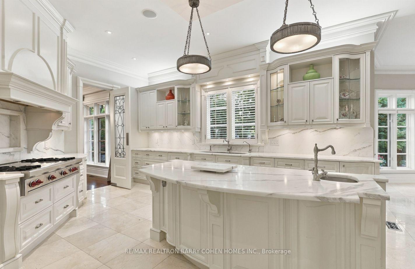 Photo 9 of 11 Doon Road, North York, Bridle Path-Sunnybrook-York Mills — HOMEH