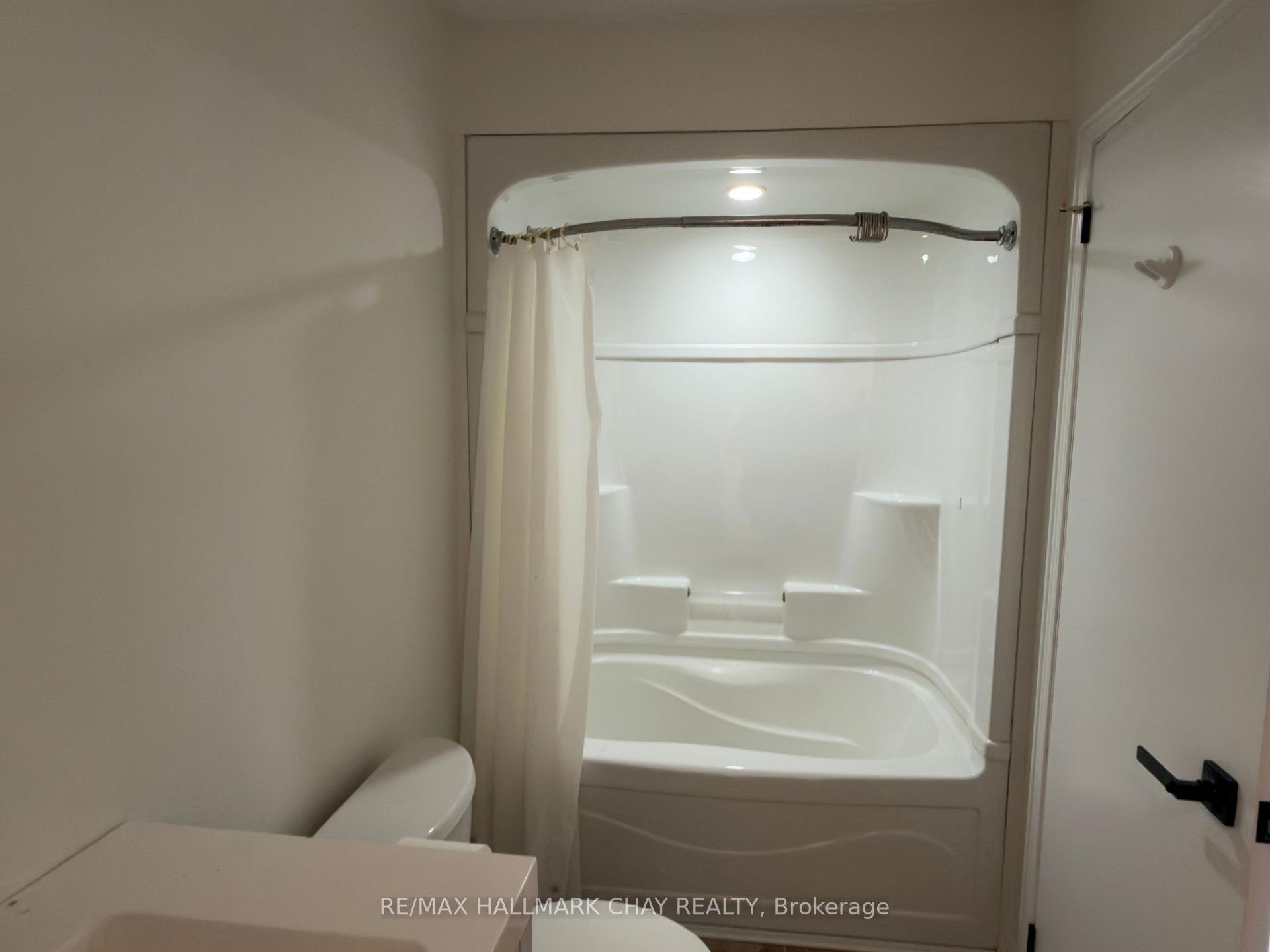 Photo 15 of Unit 11, 142 Ecclestone Drive, Bracebridge — HOMEH