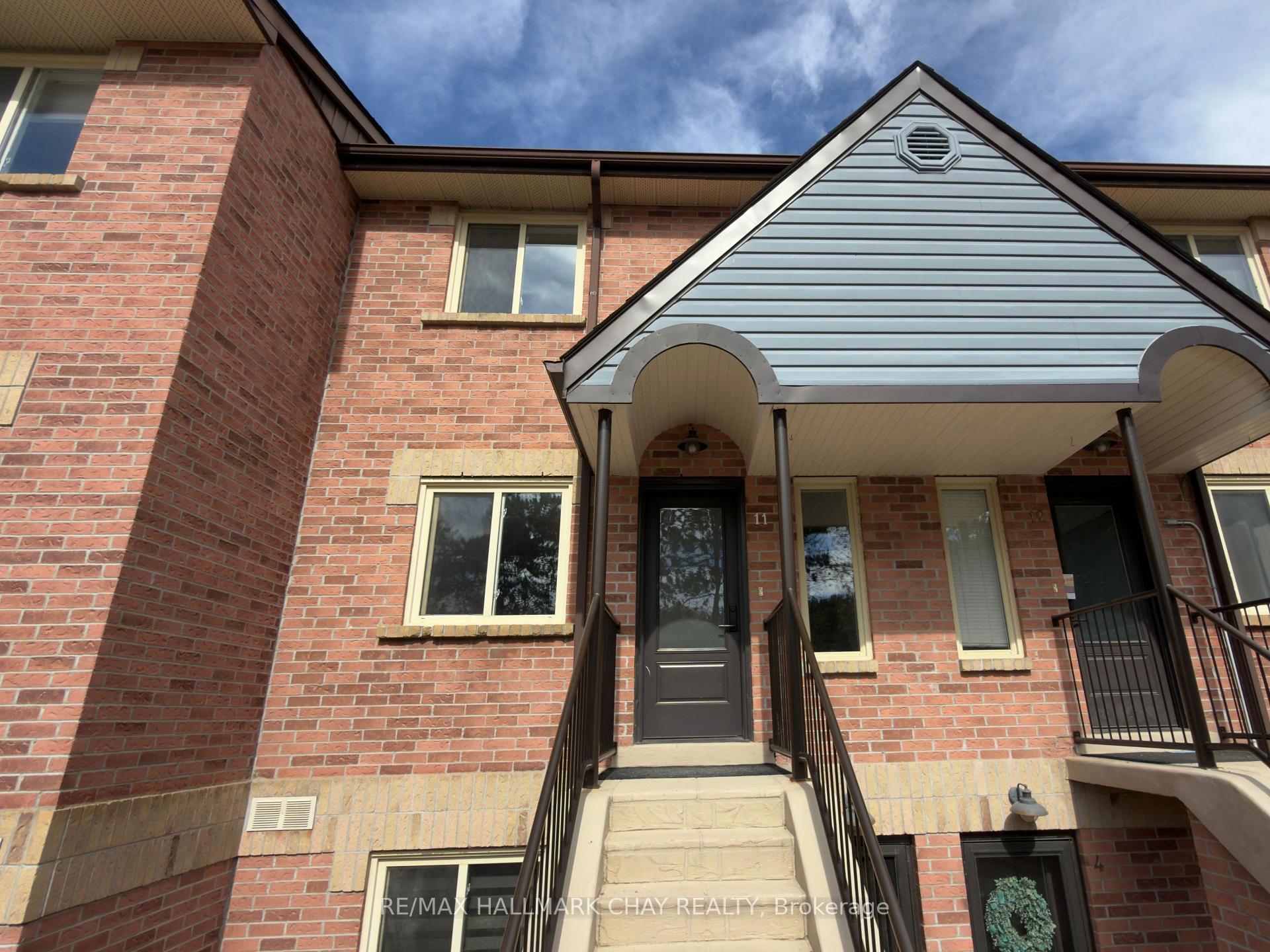 Photo 4 of Unit 11, 142 Ecclestone Drive, Bracebridge — HOMEH